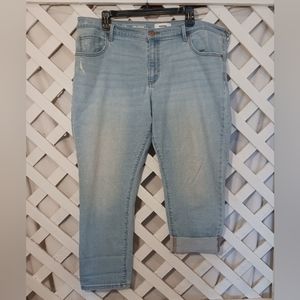 Sonoma cropped light colored girlfriend blue jeans, sz 18.
